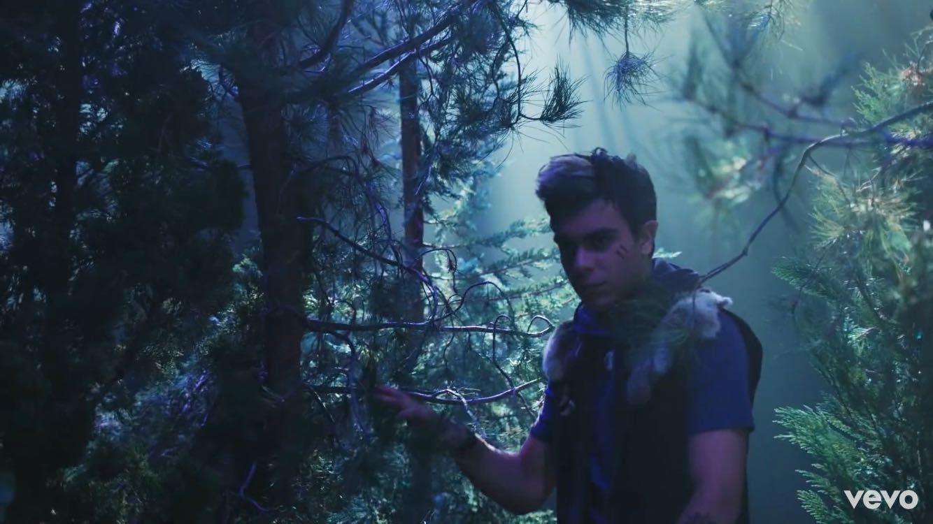 How Does Wyatt Lykensen Fall? Your Love Story